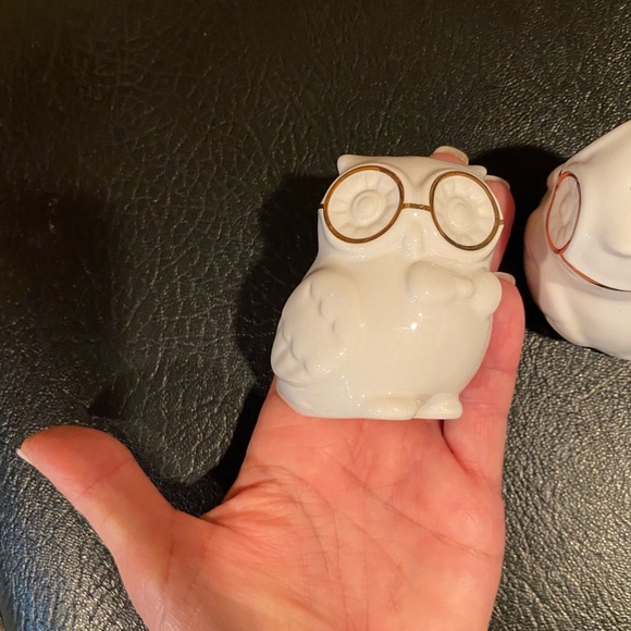 White Owl Salt & Pepper Shakers Set Miniature Mini Small Cute Owls - Picture 3 of 3